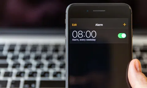 Cách sửa lỗi báo thức trên iPhone 'ngủ quên'