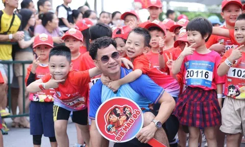 Xuân Bắc đồng hành runner Kun Marathon Hạ Long